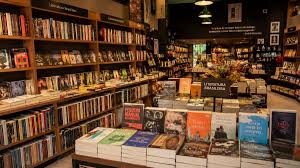 Escritora brasileira faz pedido inusitado: ‘parem de comprar meu livro’