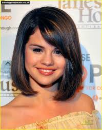 Selena Gomez Jennifer Stone Congo. Is this Selena Gomez the Musician? Share your thoughts on this image? - 934_selena-gomez-jennifer-stone-congo-1476403023