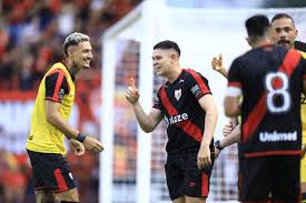 Autor de gol no clássico, zagueiro pede Atlético-GO concentrado na Copa do Brasil