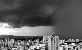 Chuva de 200 mm e temperaturas de 38°C impactam o Brasil ao longo da semana