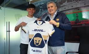 Pumas oficializa la llegada de Robert Morales