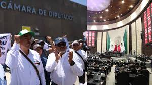 Diputados aprueban reforma a pensiones en medio de protestas de jubilados de Pemex, CFE y Banobras