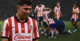 Bryan González salió lesionado entre lágrimas y revelan su tiempo de baja estimado