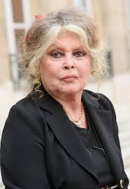 Is Lifetime sure about this Elizabeth Taylor thing? Because LiLo looks like she&#39;s ready to play current day Brigitte Bardot or current day ... - Bardot%2Bmeets%2Bthe%2BFrench%2BPM%2B2NPnoooYsRQl