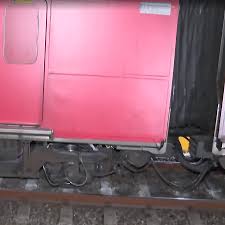 Trem da Linha 9-Esmeralda descarrila perto da Berrini e causa atrasos em SP