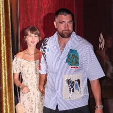 Travis Kelce wows fans with Taylor Swift tribute at LA show