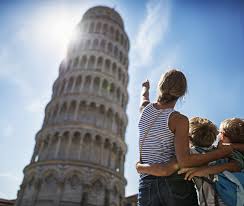 Pisa con i bambini per il weekend del 1° Maggio: dai dinosauri al murales gigante
