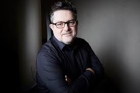 Vincent Duluc : L'attaché de presse des joueurs de l'équipe de France, un rôle essentiel dans la gestion des réseaux sociaux et des relations journalistiques