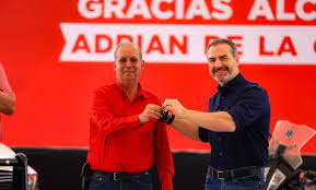 Entrega Adrián de la Garza patrullas a Anáhuac, Lampazos y Bustamante