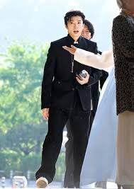 [사진]장우영, '반전 바지로 하객룩 완성'