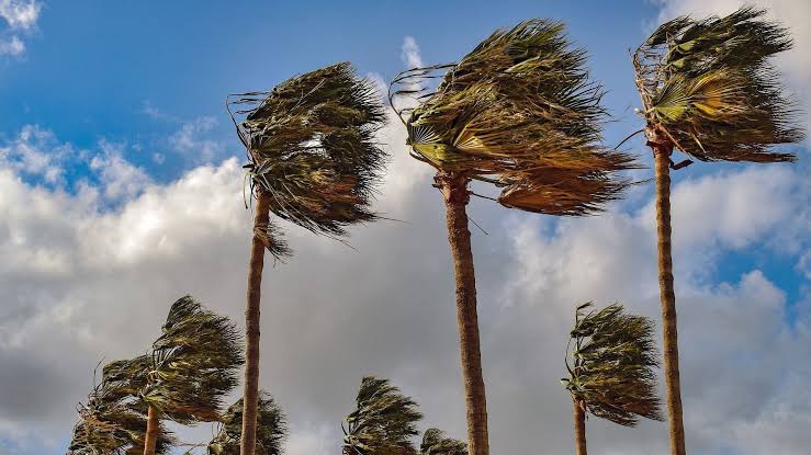 Bitcoin and wider crypto market face cluster of headwinds; XRP teeters near $1 as SEC stalls, ETFs bleed $333M, Treasury yields hit highest since 2001
