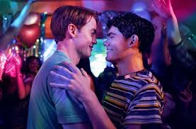 «Heartstopper Forever» : la série Netflix, bijou de douceur et de poésie sur les amours adolescentes, finit avec un film