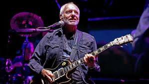 “It felt like there were insects in my legs.” Peter Frampton recalls the moment he knew something was wrong