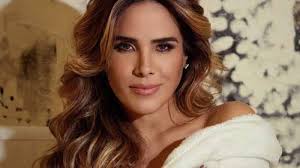 Wanessa Camargo surge em clima de romance com galã da Globo; veja quem
