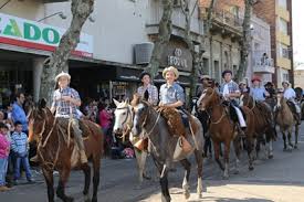 Resultado de imagen de IMAGEN DESFILE 25 DE AGOSTO 2016 DECLARATORIA DE LA INDEPENDENCIA MONTEVIDEO URUGUAY