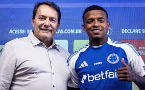 Quanto o Cruzeiro gastou em contratações de jogadores em 2025?