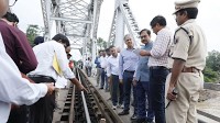 SCR GM inspects Rayanapadu station, bridge across Krishna