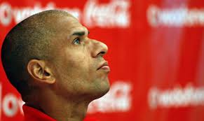 Ahly&#39;s defender Wael Gomaa rebuffed reports suggesting that he will hang up his boots soon, saying he will carry on as long as he feels he is fit enough. - 2013-635241124183133687-313