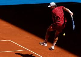 Ruud sofre para vencer Tsitsipas e vai às quartas de final em Madri
