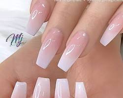 Hình ảnh về Ombre pink acrylic nails