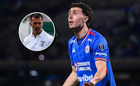 “Camina la cancha”: la feroz crítica de Tito Villa contra el nivel de José Paradela en Cruz Azul