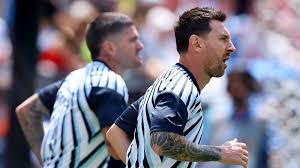 Offside Alert: Why Referees Delay the Flag—The Secret Science Behind Soccer's Most Controversial Call