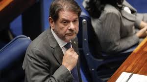 Cid Gomes lidera corrida ao Senado no Ceará com 26%, diz pesquisa