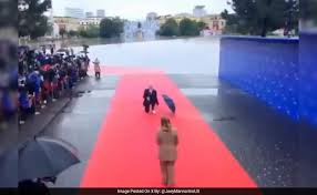 Albanian PM's Gesture Towards Giorgia Meloni Sparks Discussion at EU Summit