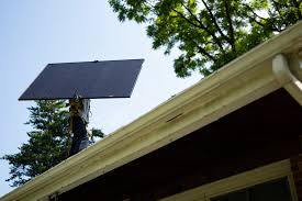 Homeowners Rush to Claim Solar Tax Credit Before Deadline