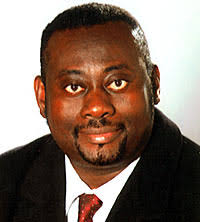Patrick K. Addai BA(Hons) M.A stammt aus dem Volk der Ashanti in Ghana.