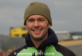 Scott Smart, est un pilote britannique qui évolue en championnat de British Superbike (BSB) depuis 2004. Particularité, il est le neveu de Barry Sheene. - gal2-premans2007