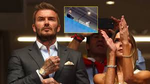Bizarrap canta frente a Beckham “y ya lo ve, el que no salte es un inglés”