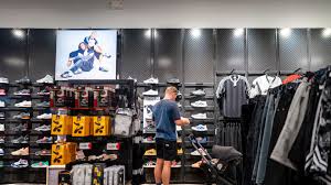 Retail sales surprise as Americans increase spending in August