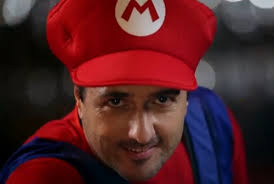 Ed ecco a voi &quot;Super&quot; Mario Riso! ZioMusic: Batterista, autore, fondatore e trascinatore dei Rezophonic, presentatore televisivo, endorser, un centinaio di ... - supermario_2