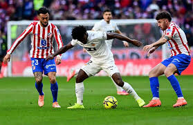 Atlético gana y se afianza en cuarto lugar de fútbol de España