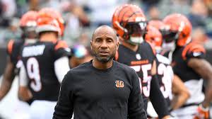 Report: Bengals WR coach Troy Walters declines Bears OC interview request