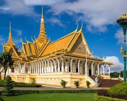 Image of Royal Palace complex in Phnom Penh, with its ornate golden spires and lush gardens