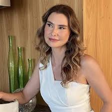 Longe da TV há 8 anos, Lavinia Vlasak fala sobre afastamento e carreira