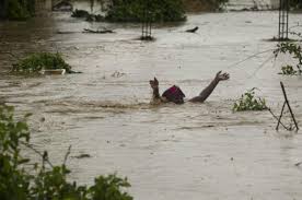 Resultado de imagen para fotos de los danos causados en santiago por la tormenta olga 2007