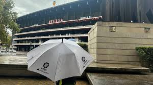 ¡Alerta Roja! Suspendido el Valencia vs. Oviedo: ¿Cuándo se Jugará? - Imagen principal del artículo