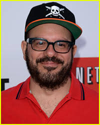 Find out what David Cross had to say about upcoming episodes – TMZ; Kim Kardashian and Kanye West dine at Anna Wintour&#39;s home! - david-cross-dishes-on-new-arrested-development-episodes