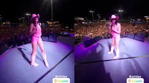 Em show de Carnaval, Ana Castela dedica música a Zé Felipe e o chama de 'sem vergonha'