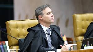 Mendonça flexibiliza cautelares de investigados do INSS em meio a risco de perder relatoria