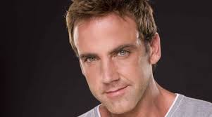 Carlos Ponce, quien obtuvo un gran éxito en México con la telenovela Dos Hogares, no tardó en enfrascarse en una nueva aventura Hollywoodense. - carlosponce620x345