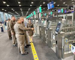 Suvarnabhumi Airport immigration Thailand（AI 生成）
