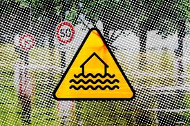 Côtes-d'Armor: Femme emportée par les eaux! Risque d'inondations Accru!