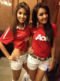 Resultado de imagem para girls man utd