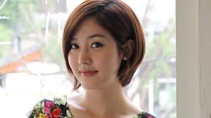 Actress Sung Yuri, who received acclaim for her role in the 2011 independent film “Nuna,” went on the SBS Power FM talk show “Choi Hwa Jung&#39;s Power Time. - 27239766