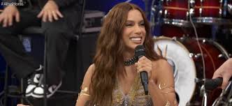 Anitta conta como Altas Horas a ajudou a encontrar irmão mais velho, já adulta
