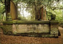 Kirklees Priory and Robin Hood's Grave